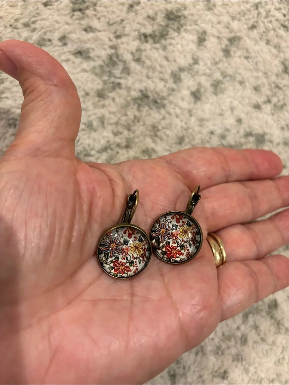 Unbranded delicate floral